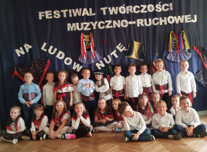 Festiwal twórczości muzyczno-ruchowej - " Na ludową nutę " - grupa żółta